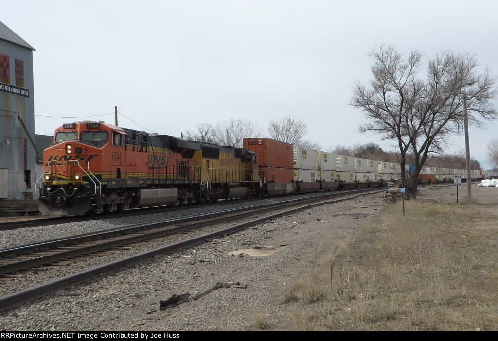 BNSF 7544 East